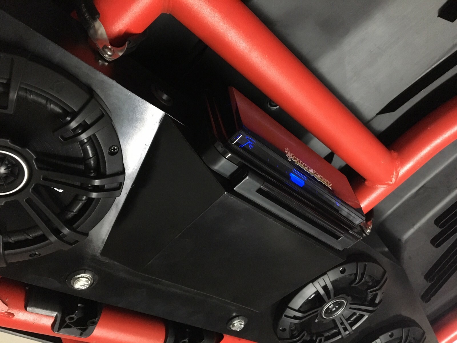 CAN AM X3 Maverick Stereo Radio Kicker 4 speaker Bluetooth sound bar