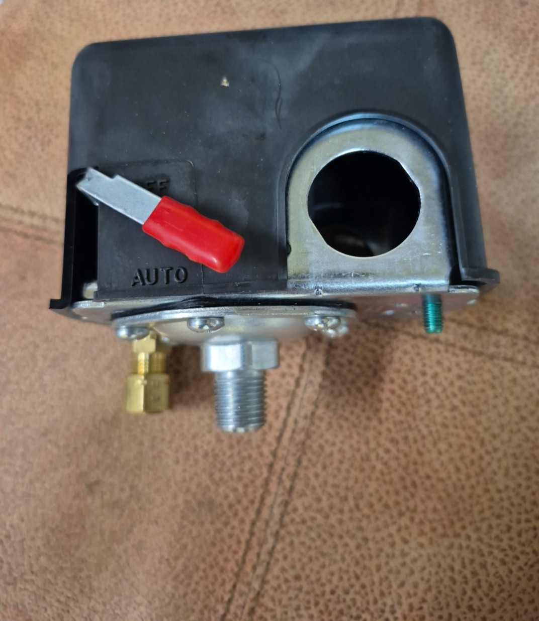 ROLAIR PS2020M PRESSURE SWITCH W/ ON-OFF LEVER 105-135 PSI NEW OEM PART