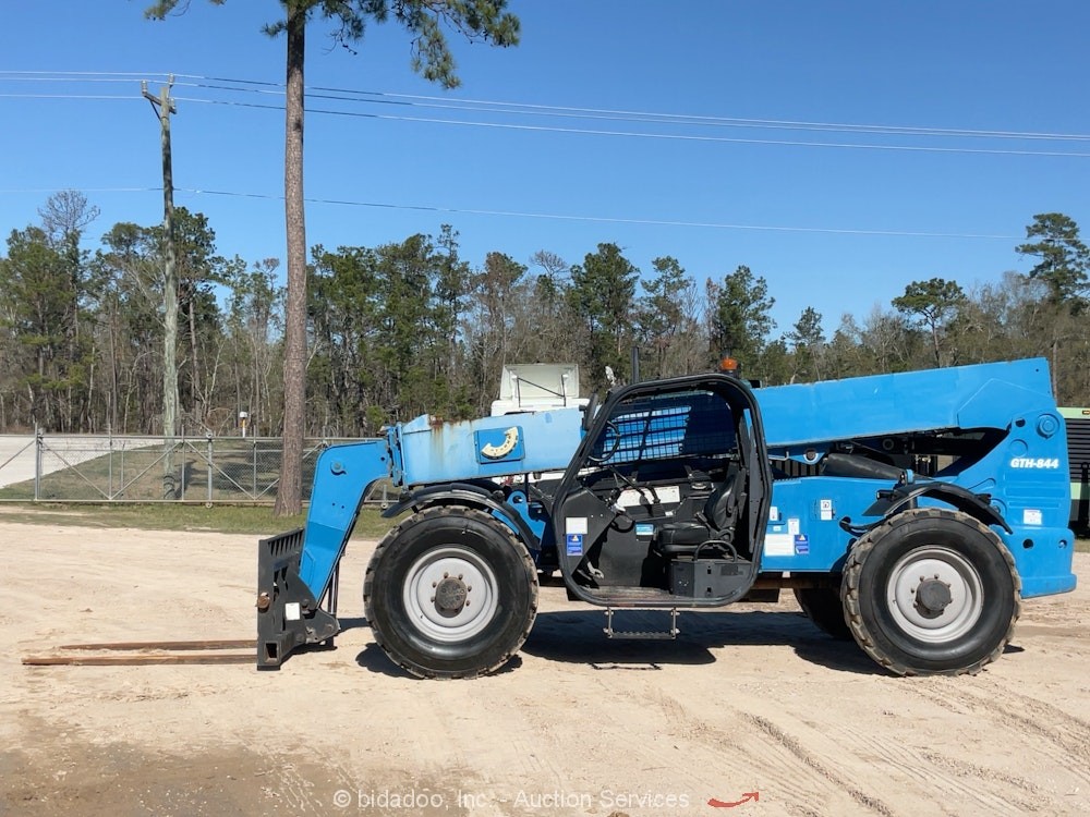 2016 Genie GTH844 8,000 lbs 44' Telescopic Reach Forklift Telehandler 8K bidadoo