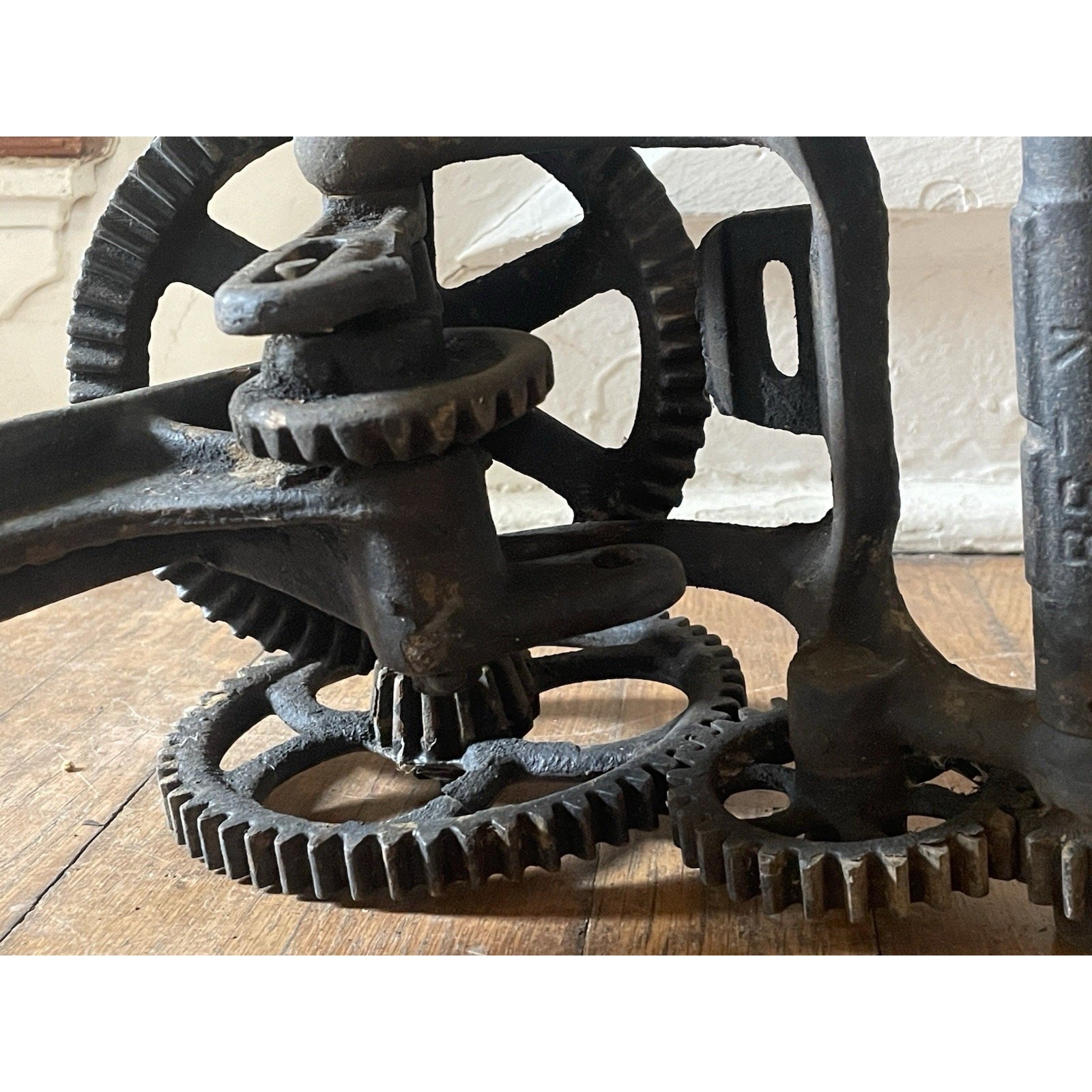 Antique Deering Blade Sharpener Grinder Farm Tool 3 Gears Cast Iron Steampunk