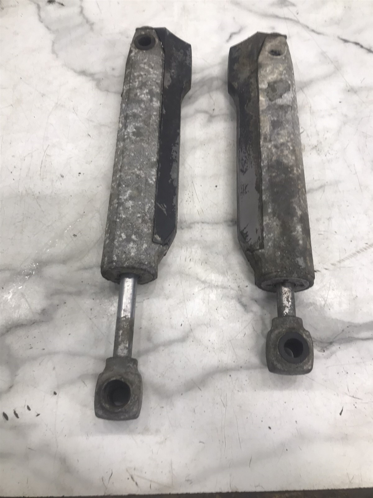 Volvo Penta Stern out drive outdrive trim tilt lift hydraulic cylinders NO SALT