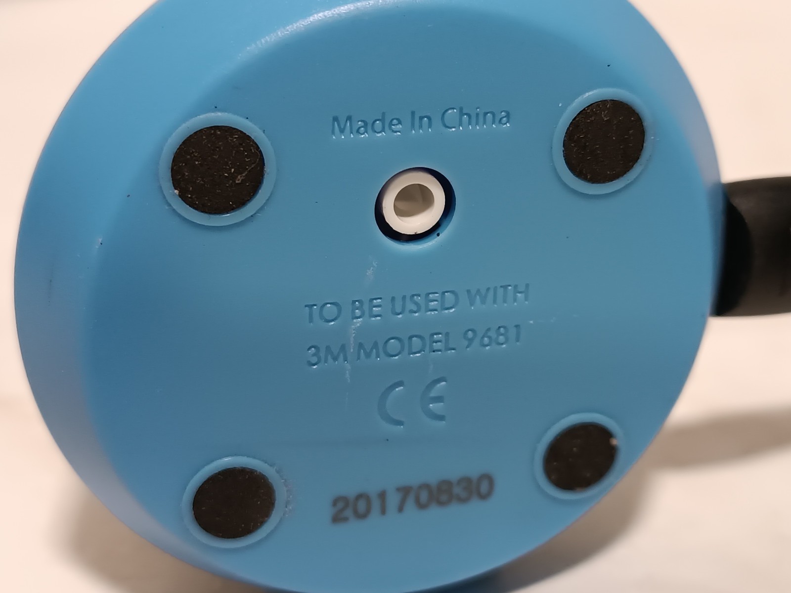 3M Healthcare 9681 rechargeable surgical handheld clipper with charging stand