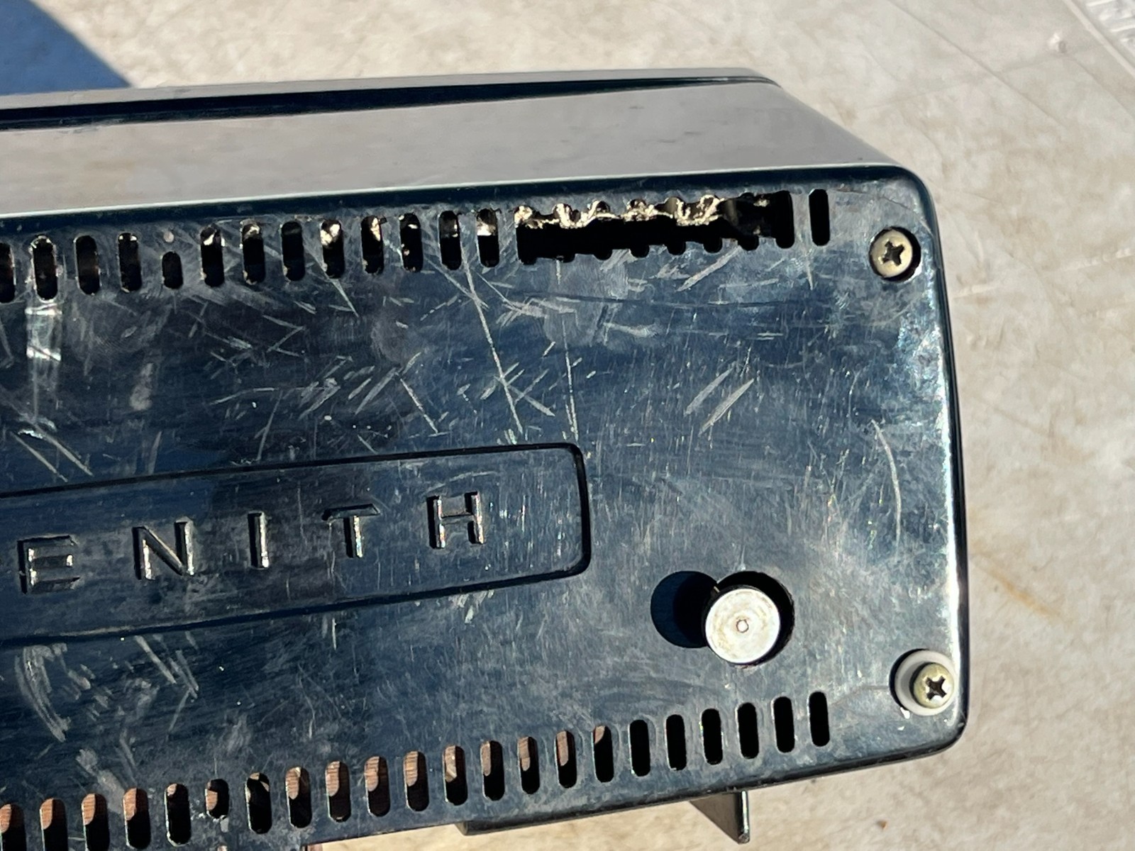 VINTAGE ZENITH STARTLIGHTER RADIO MODEL B515-Y NICE WORKING CONDITION