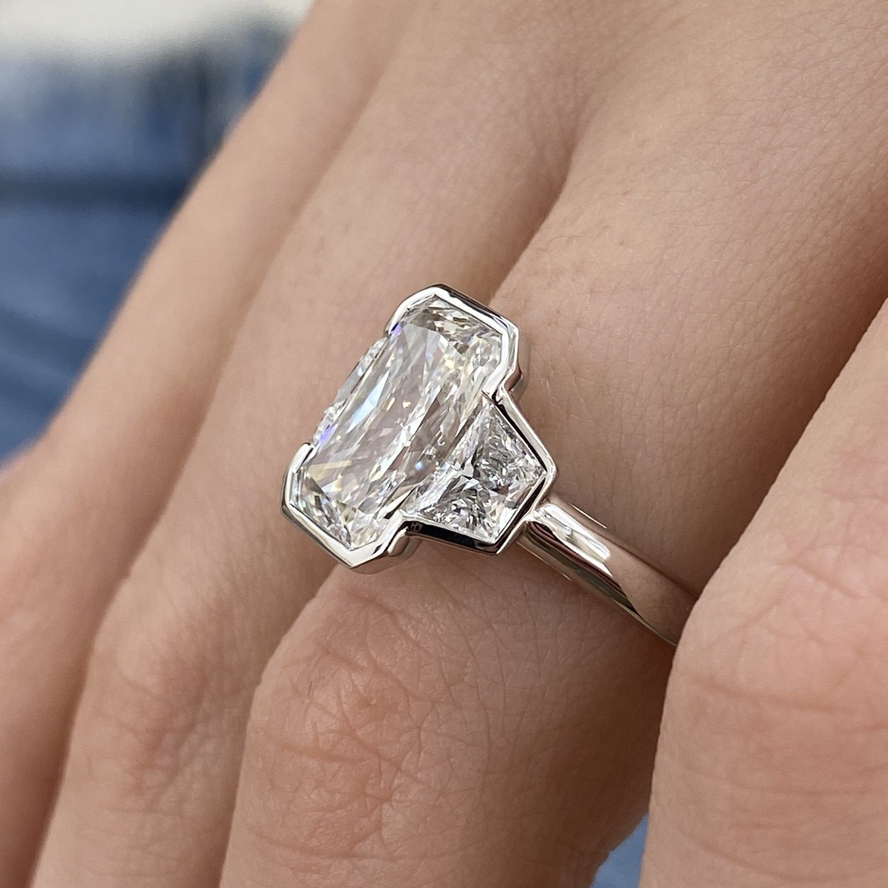 Diamond Bezel Ring IGI Certified VS1 E Radiant 3.6Ct Labcreated Platinum 3 Stone