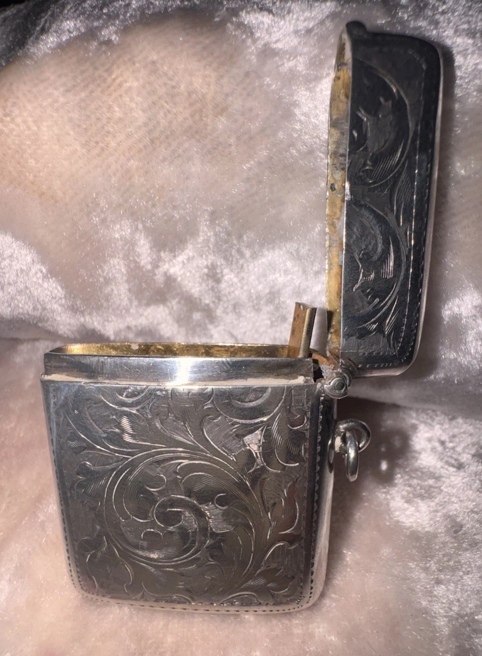 SUPERB ANTIQUE EDWARDIAN SOLID STERLING SILVER SEVEN FINGER VESTA CASE C.1910