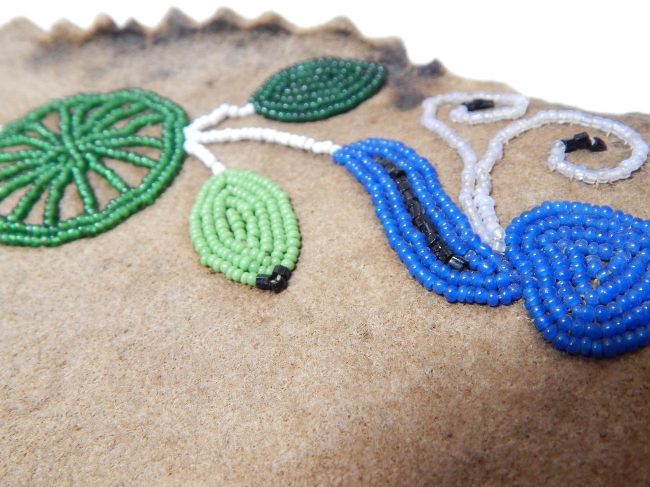 ANTIQUE WOODLANDS CREE / CHIPPEWA INDIAN BEADED BRAIN TANNED HIDE MAT -c1890-20s