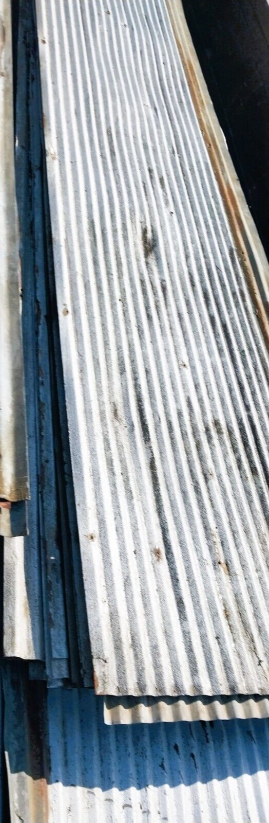 5 pcs. 3' x 2' (30 sq.ft ) Reclaimed Metal Corrugated Barn Roofing Tin (A-1)
