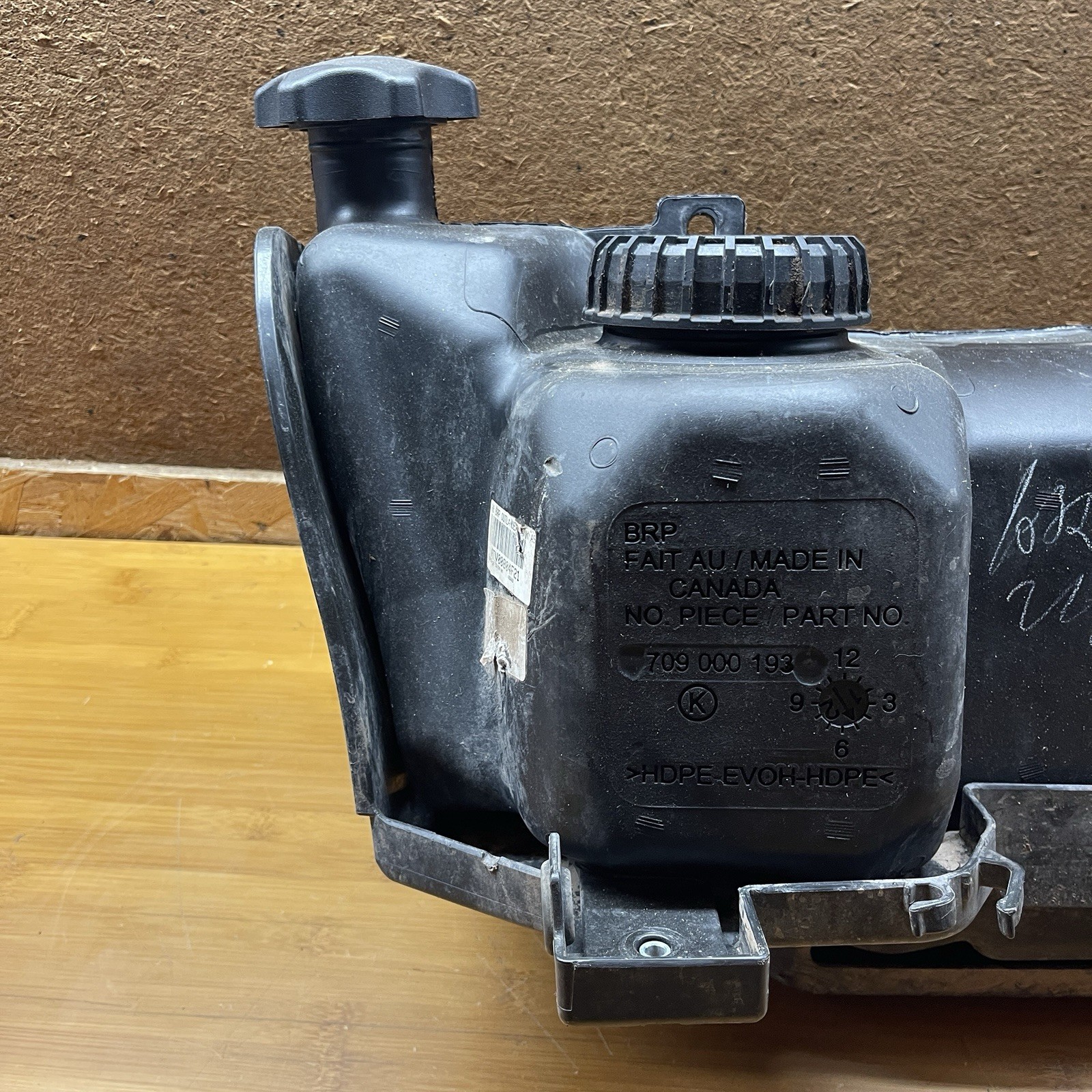 Can Am OEM Used 2009-2012 Outlander 500 650 800 Fuel Gas Tank 709000220