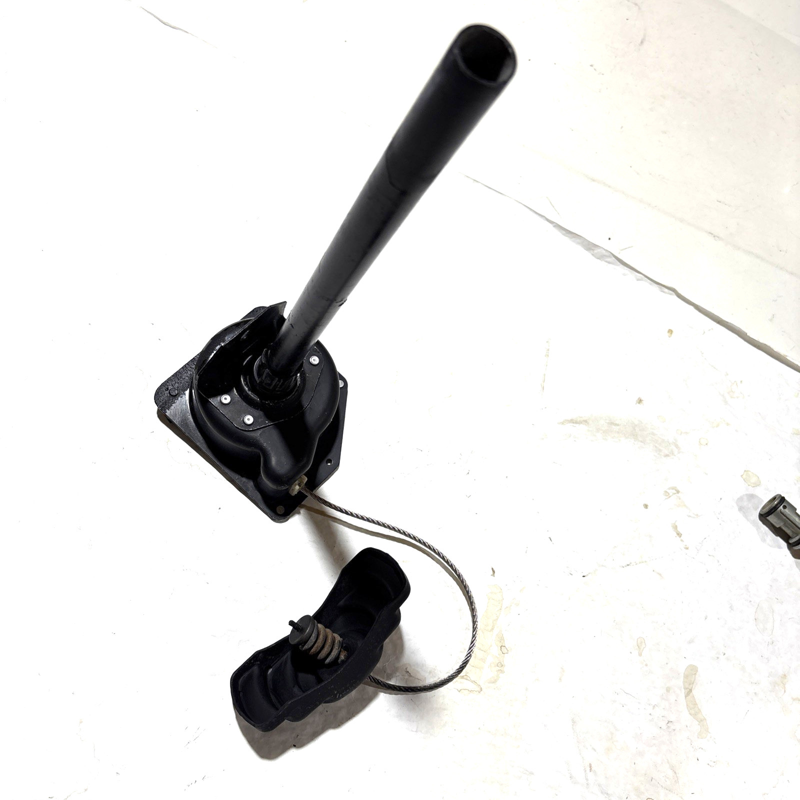 1999-2003 Chevrolet (GMC) C/K spare tire carrier assembly (GMT 800) OEM