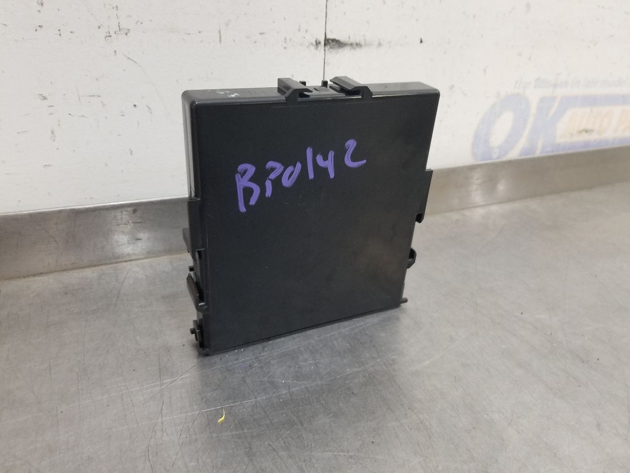 21 TOYOTA CAMRY THEFT LOCKING CONTROL MODULE 8999006390