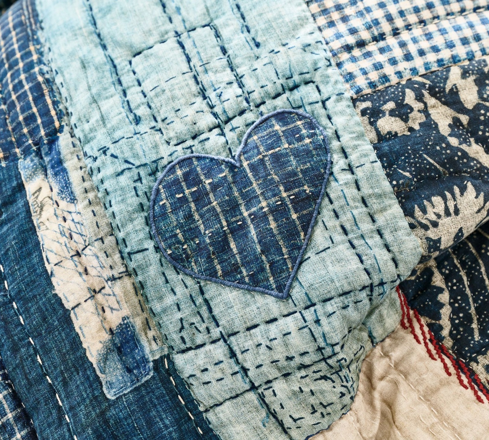 Pottery Barn Love Handcrafted Reversible Quilt King/Cal.King