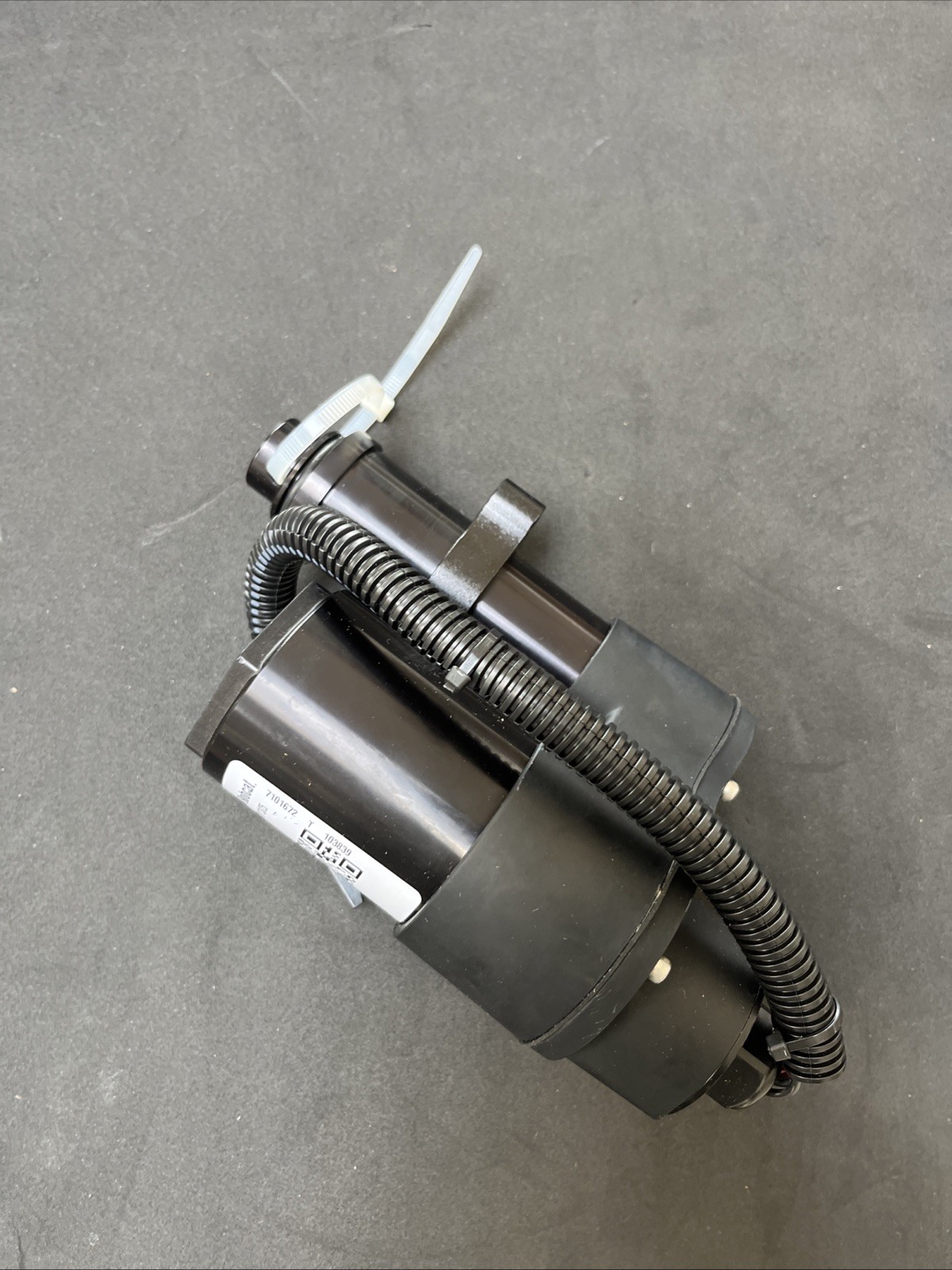 BOBCAT  ACTUATOR 7101672 GENUINE