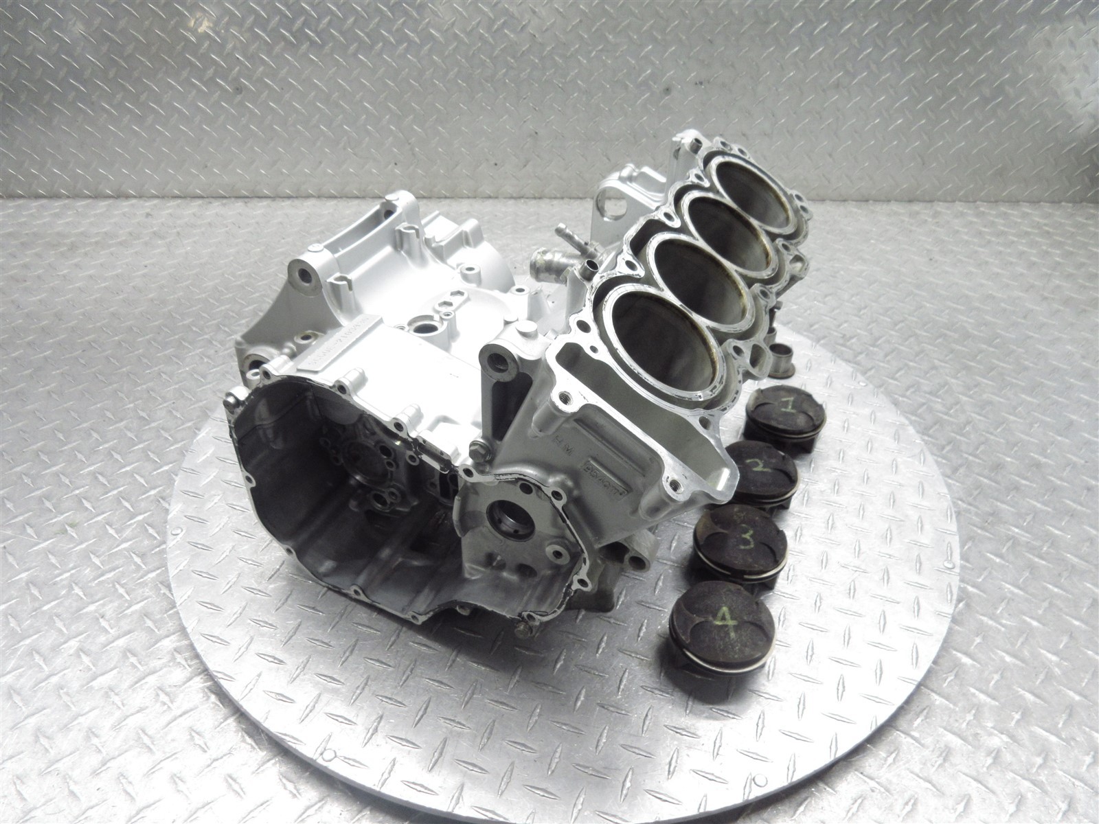 2003 02-03 Honda CBR 954 CBR954RR Crankcase Crank Case Engine Motor Block Piston