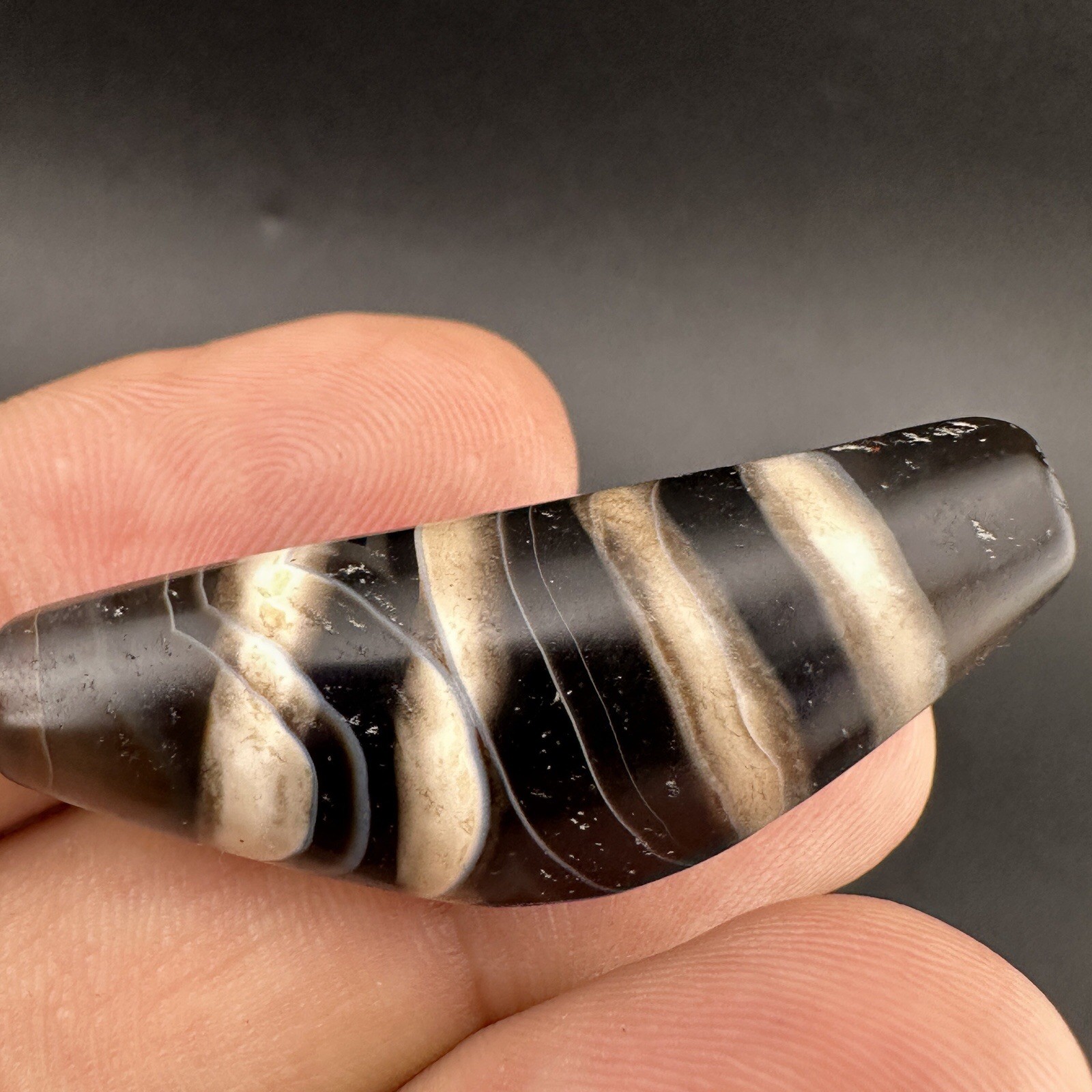 Tibetan Buddhism Agate 4 Stripe Horn Bead Totem Dzi Bead Amulet Pendant