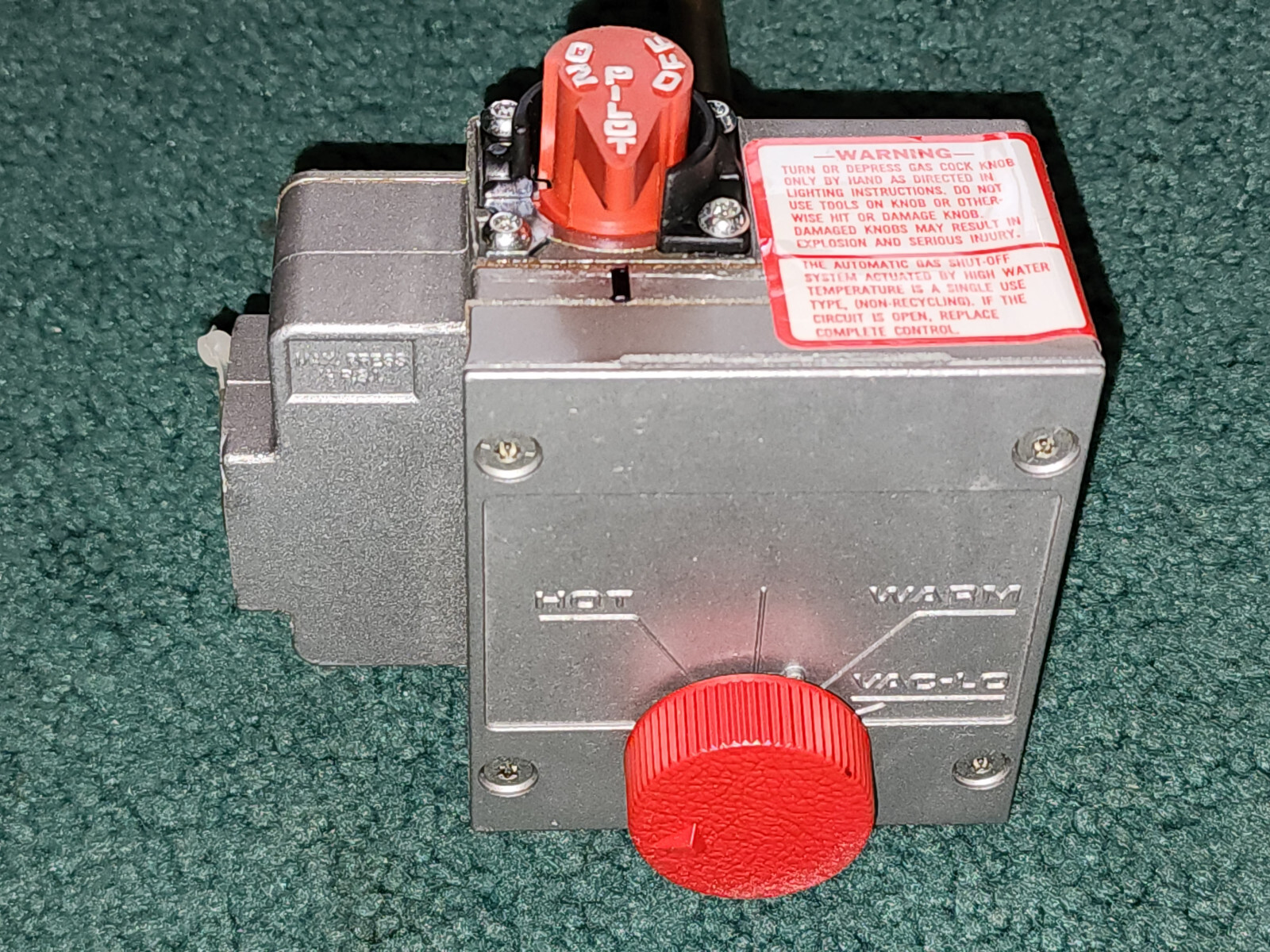 NOS New in box replacement White Rodgers Water Heater LP Gas Valve 37C72U-184