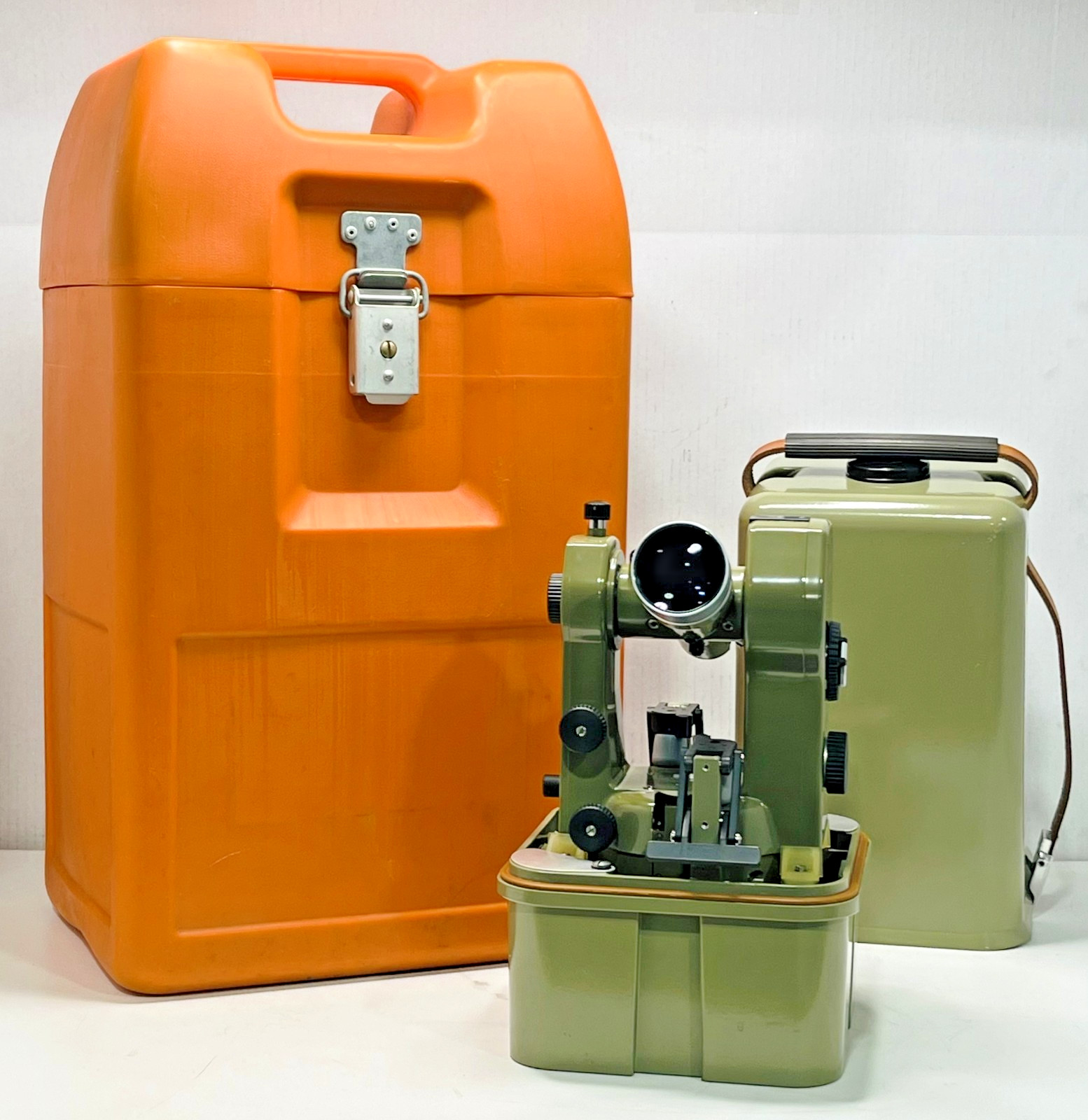 Kern Swiss K1-M Theodolite Surveying Level with Case and Metal Cover Tested
