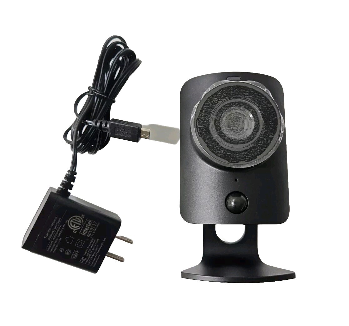 SimpliSafe Indoor Camera Wi-Fi HD Security Camera SSCM1 + Wall Charger + cord !!