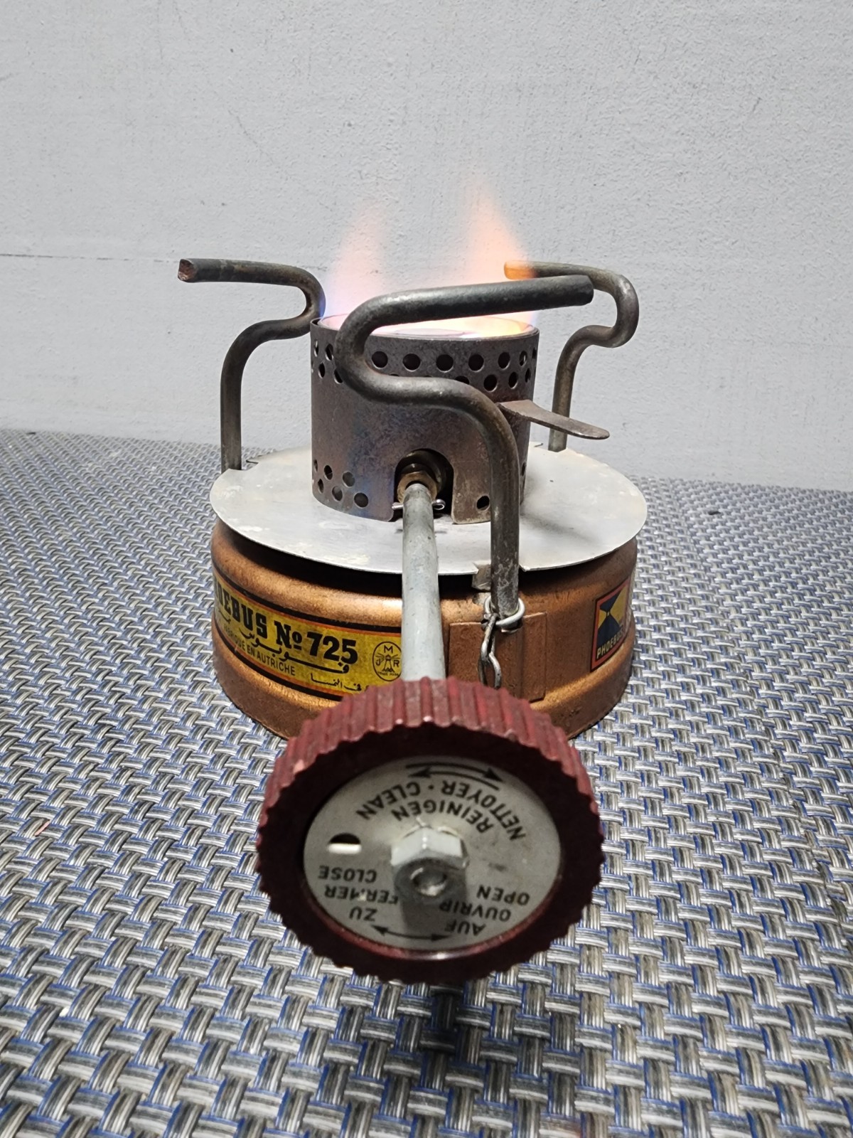 PHOEBUS 725 GASOLINE STOVE. RARE VERSION.