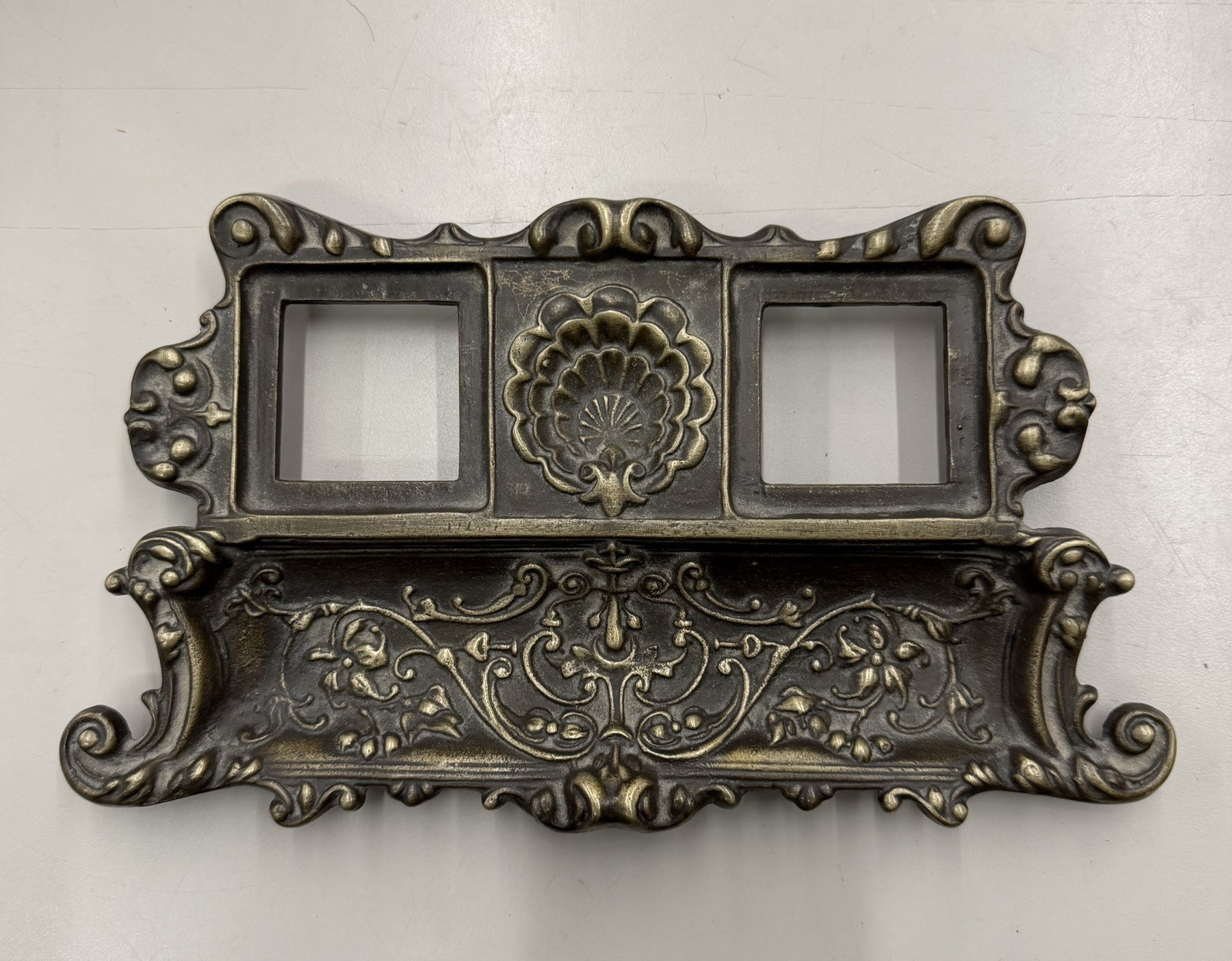 VINTAGE 1920's Ornate Solid Bronze/Brass Double Ink Well-Victorian Style