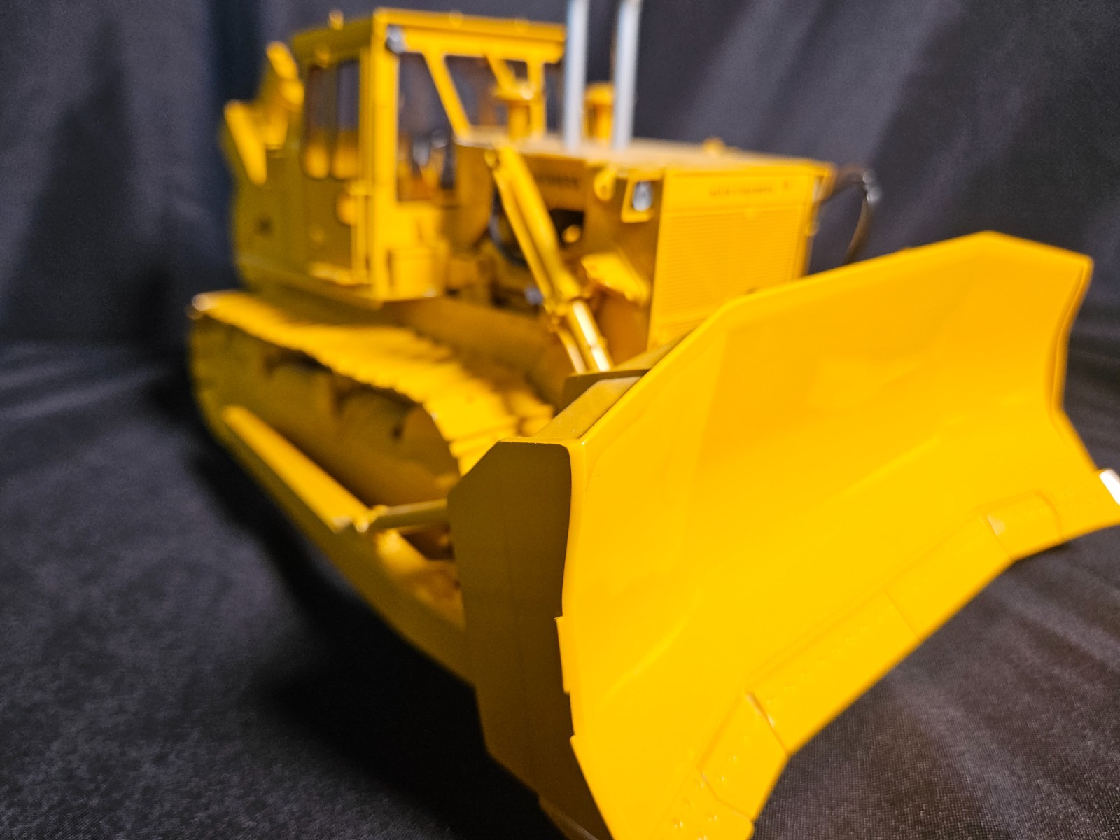 First Gear Allis-Chalmer HD41 Bulldozer with Ripper Yellow 1:25 Scale Inv. #6018