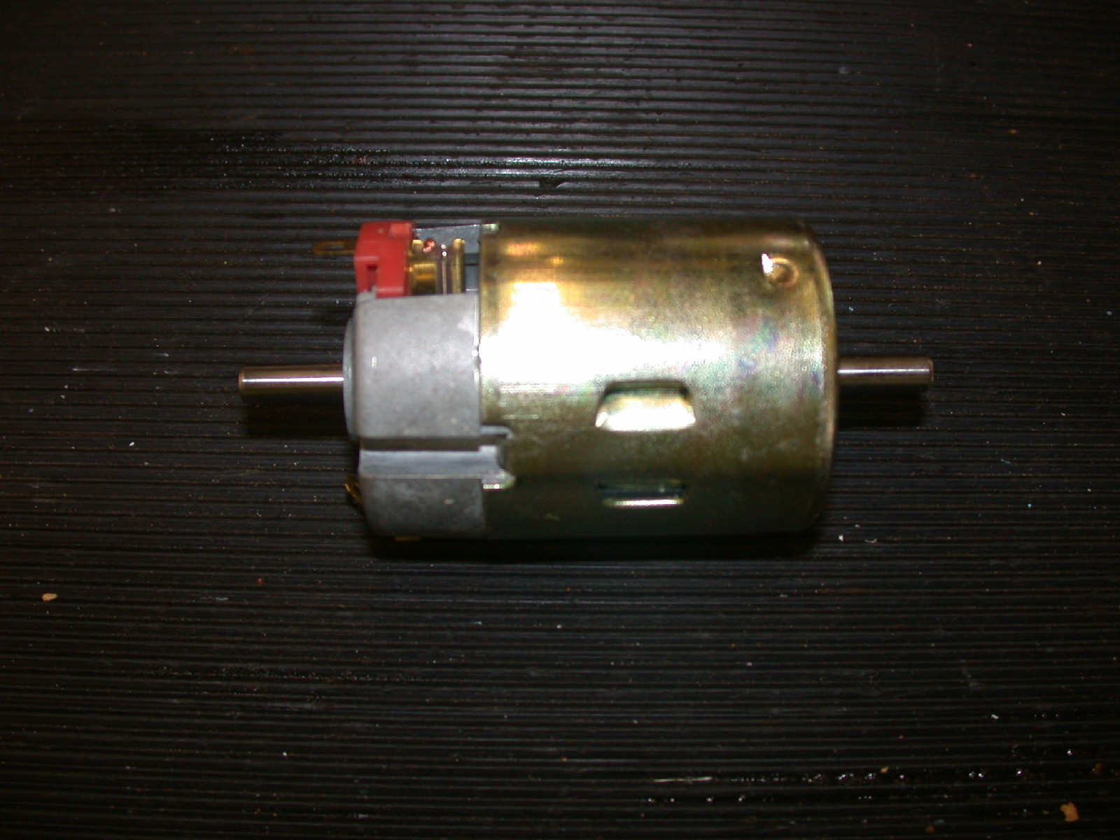 12 VOLT ELECTRIC  MOTOR HC970 DOUBLE 1/4IN SHAFTS HY TORQUE