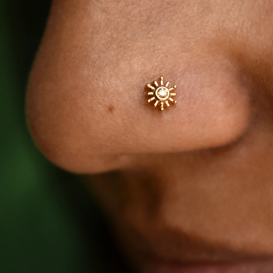 Labret Tragus Ear Sunrays Piercing Round Natural GHSI Diamond 14K Yellow Gold