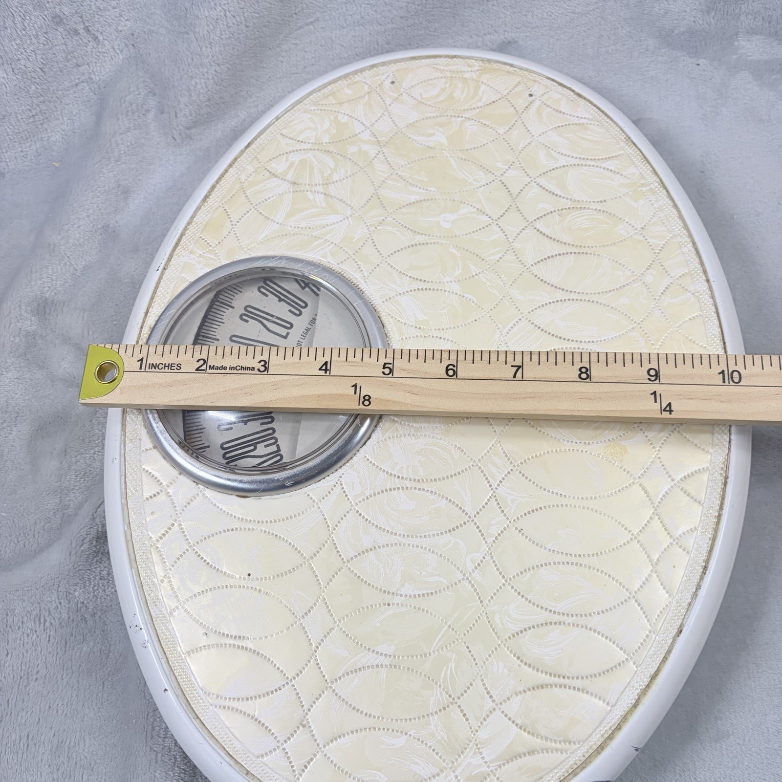 Vintage Borg Oval Bathroom Scale MCM Brocade Vinyl Pad Chrome Bubble Dial Works
