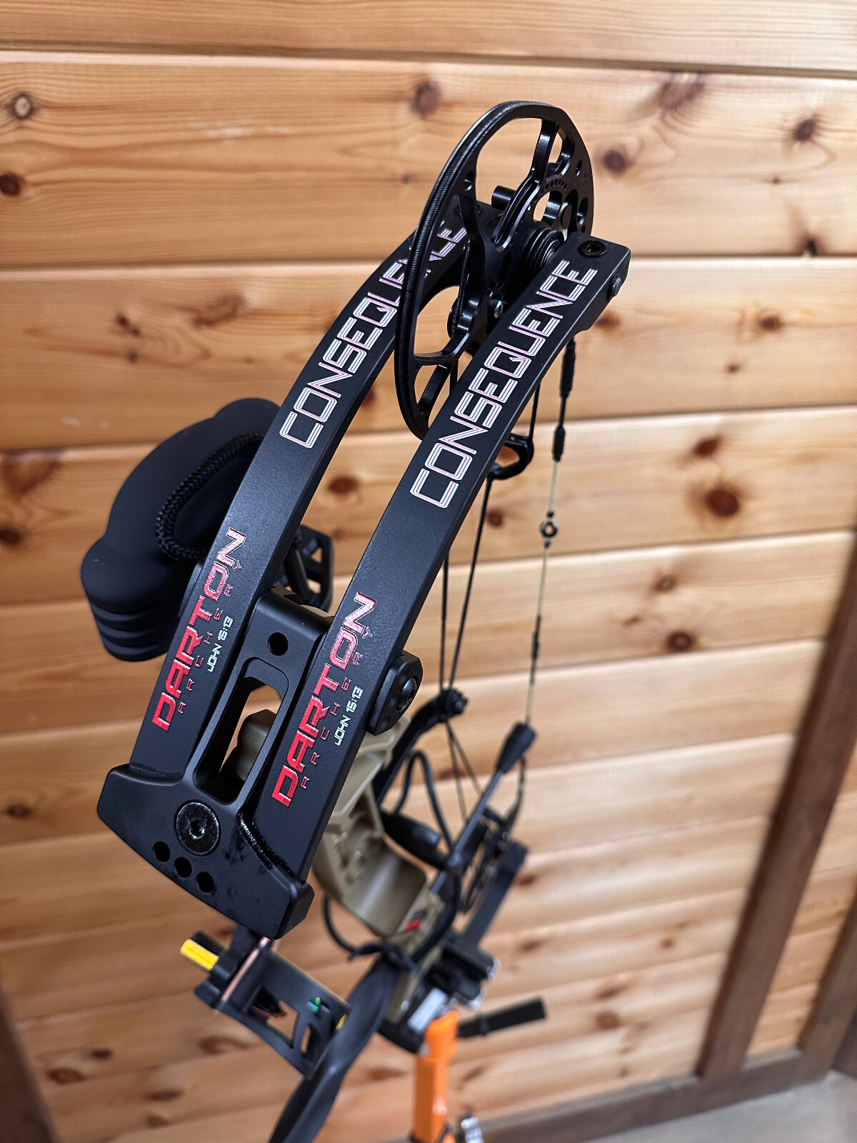 Darton Consequence 2 RH 70# Flat Dark Earth Black Limbs Ready Hunt Package Bear