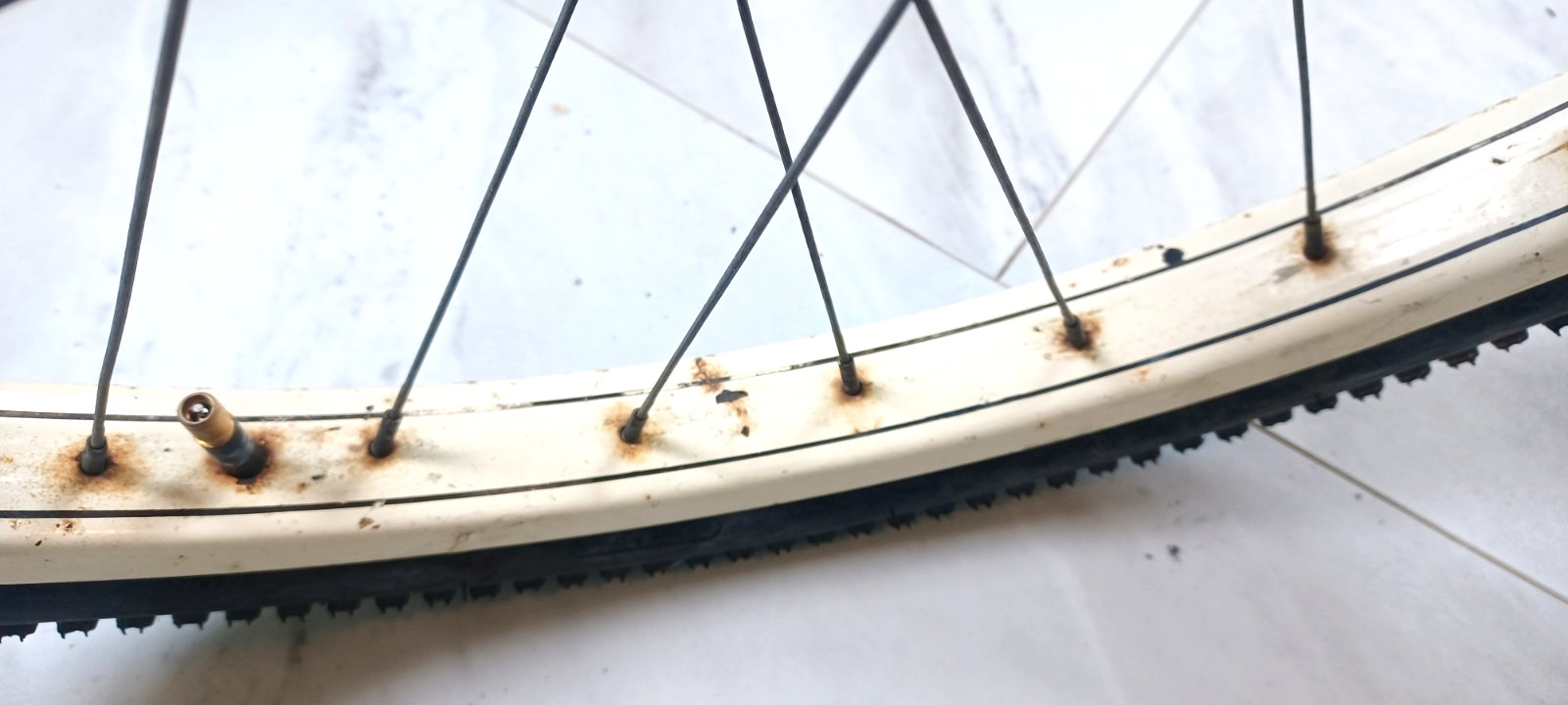 SWEET, 24x2.125" Nice pair Schwinn, S-2 Balloon Enameled Wheels 1950/60s bicycle