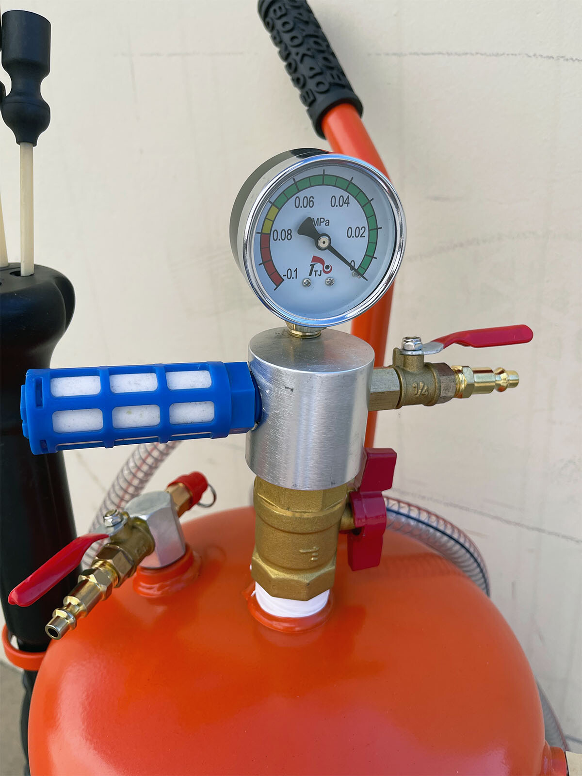 6 Gallon Fluid Evacuator Dispenser Oil Extractor Extract Tank for BMW BENZ FORD