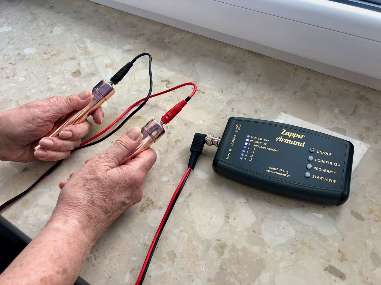 Zapper Armand Hulda Clark 01 ENG (7-30-833 kHz) against viruses and parasites