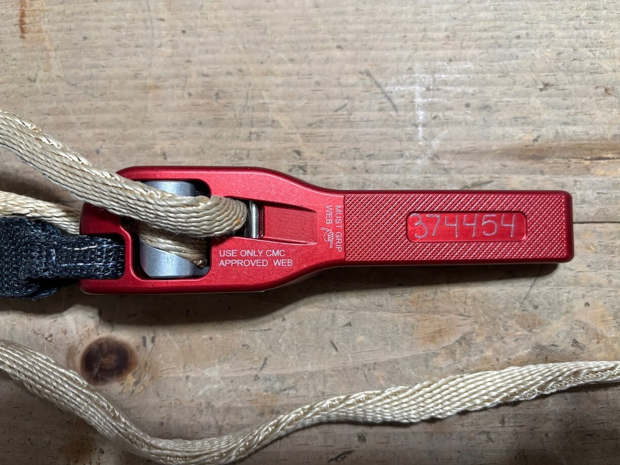 CMC Rescue Levr Fire Escape System w/hook, descender, carabiner, rope + bag NEW