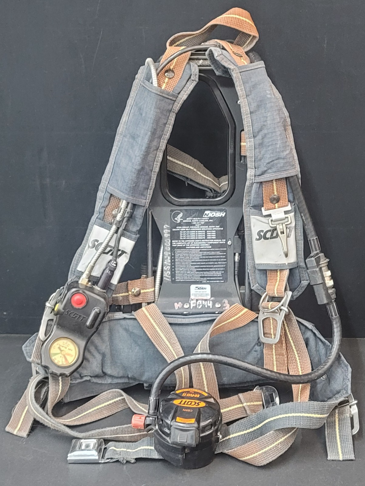 SCOTT 4.5 SCBA Harness w/ E-Z Flo Regulator, PAK-ALERT SE7 Series