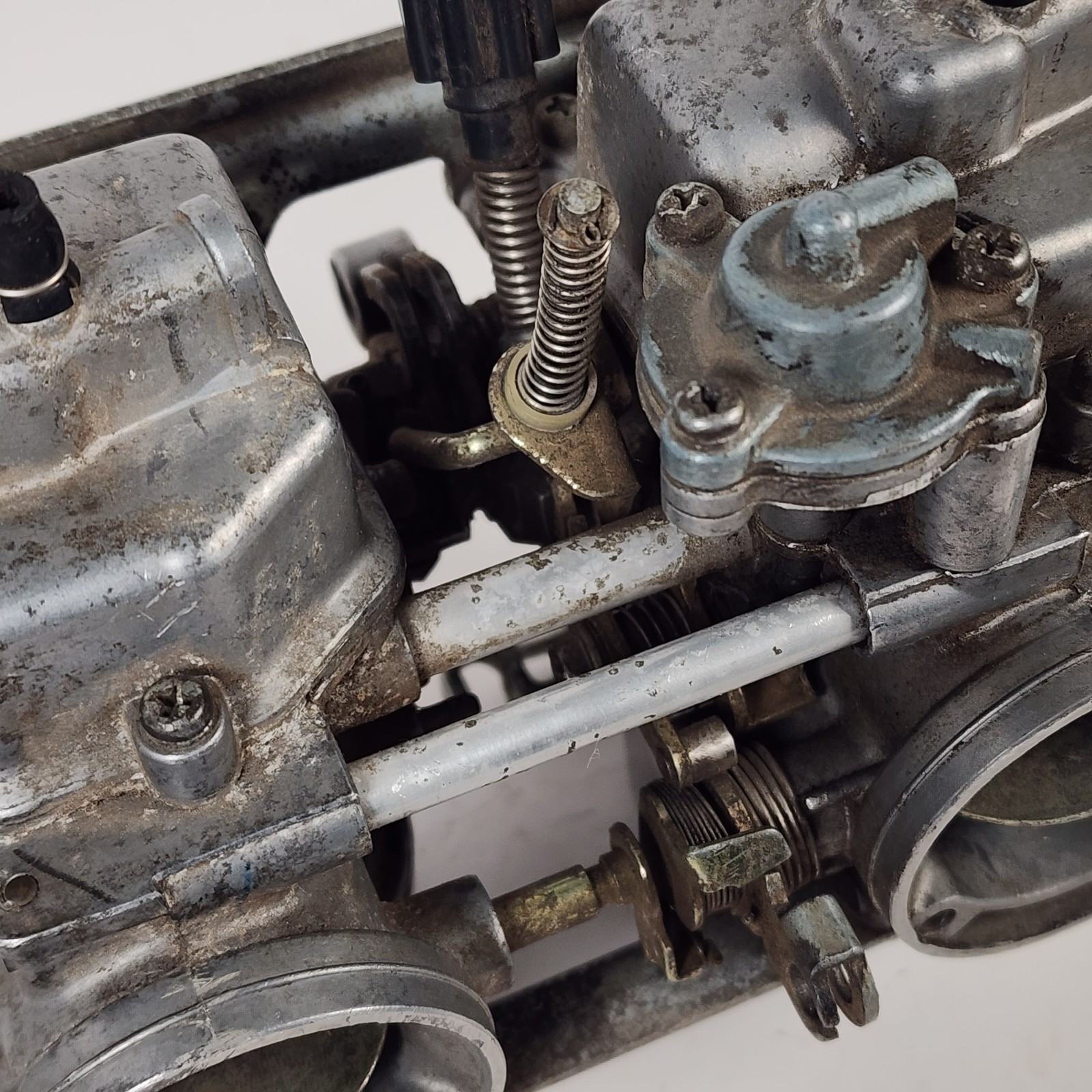 OEM Honda GL500 Silverwing Keihin VB29A Carburetor Set – 1981-1982 Slides Move