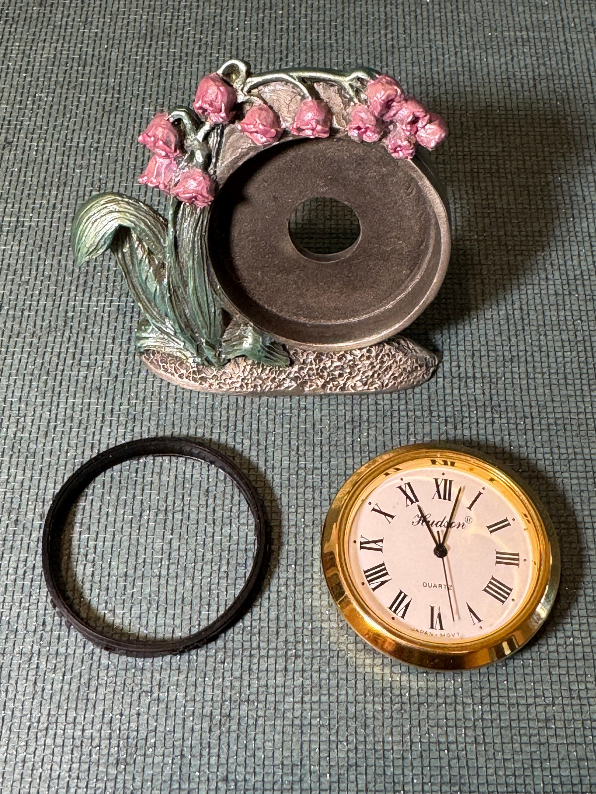 VTG & Rare Lily of the Valley - Hudson - Fine Pewter - Desk/Shelf Clock #3611