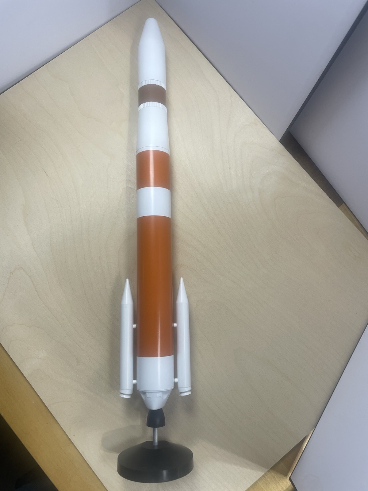 NASA ULA Delta IV Medium+ Rocket Booster Launch Vehicle Desk Top 1/120 SC Model