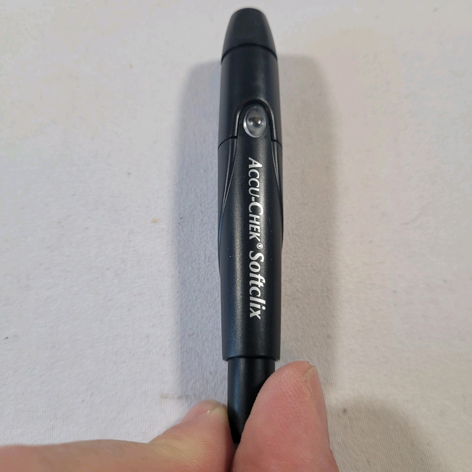 Accu-Chek Aviva Plus Blood Glucose Monitor Kit Meter Lancing Device Lancets