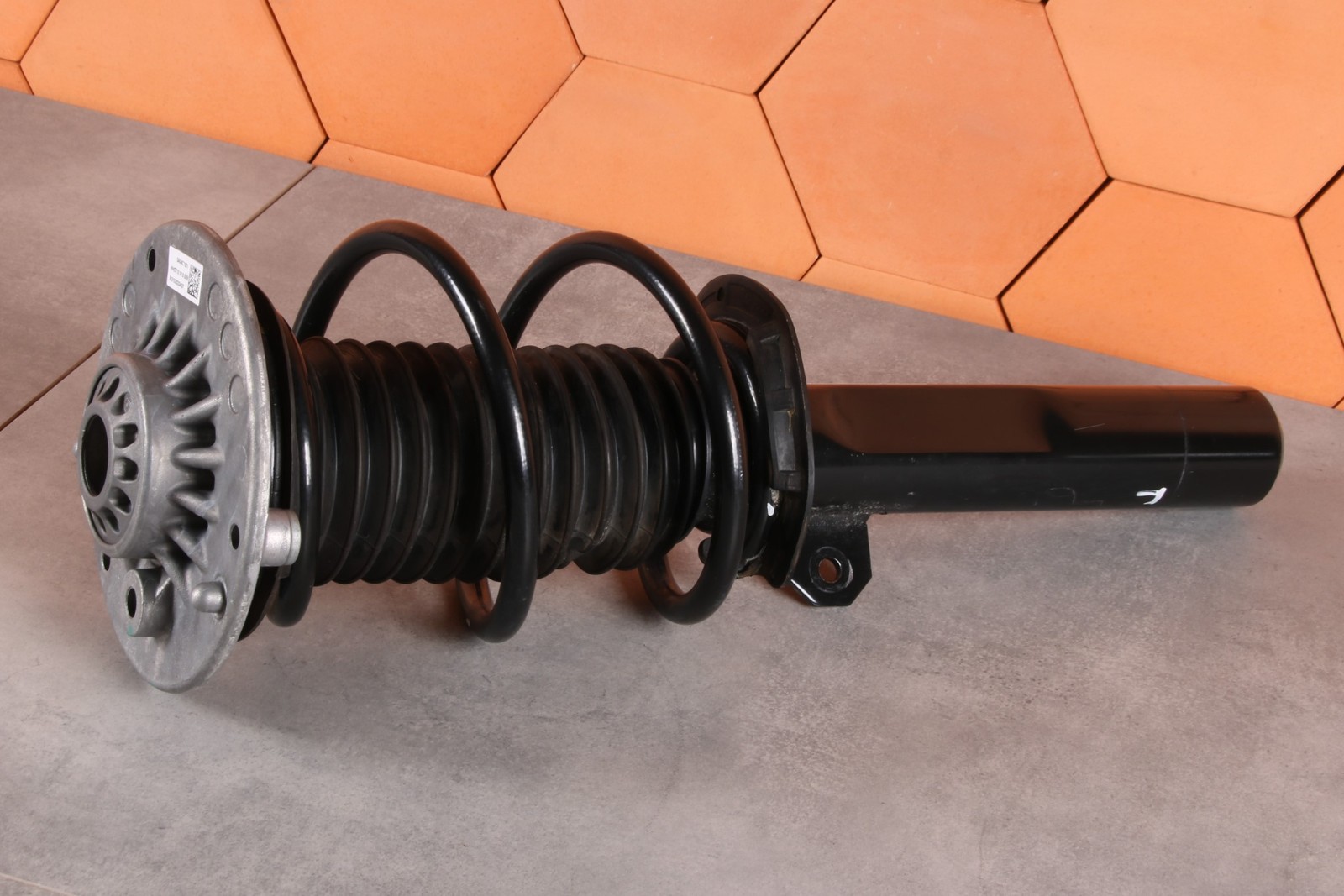 MINI F57 LCI FRONT RIGHT SHOCK ABSORBER 2WD FWD 6899538 3928 km !!!