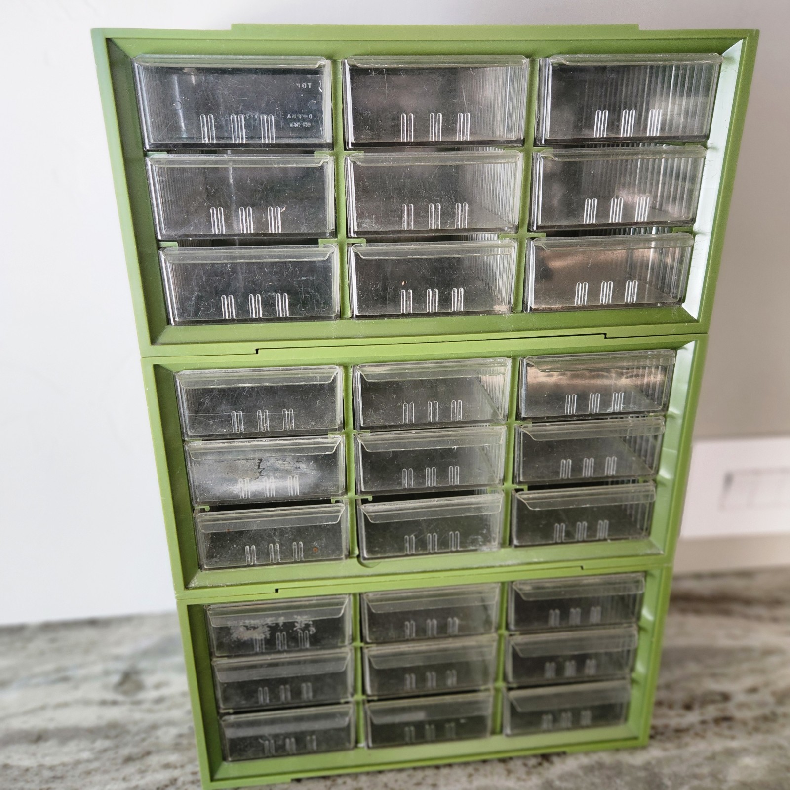Akro-Mils  Green 27 Drawer Storage Cabinet P-1.  Bin organizers