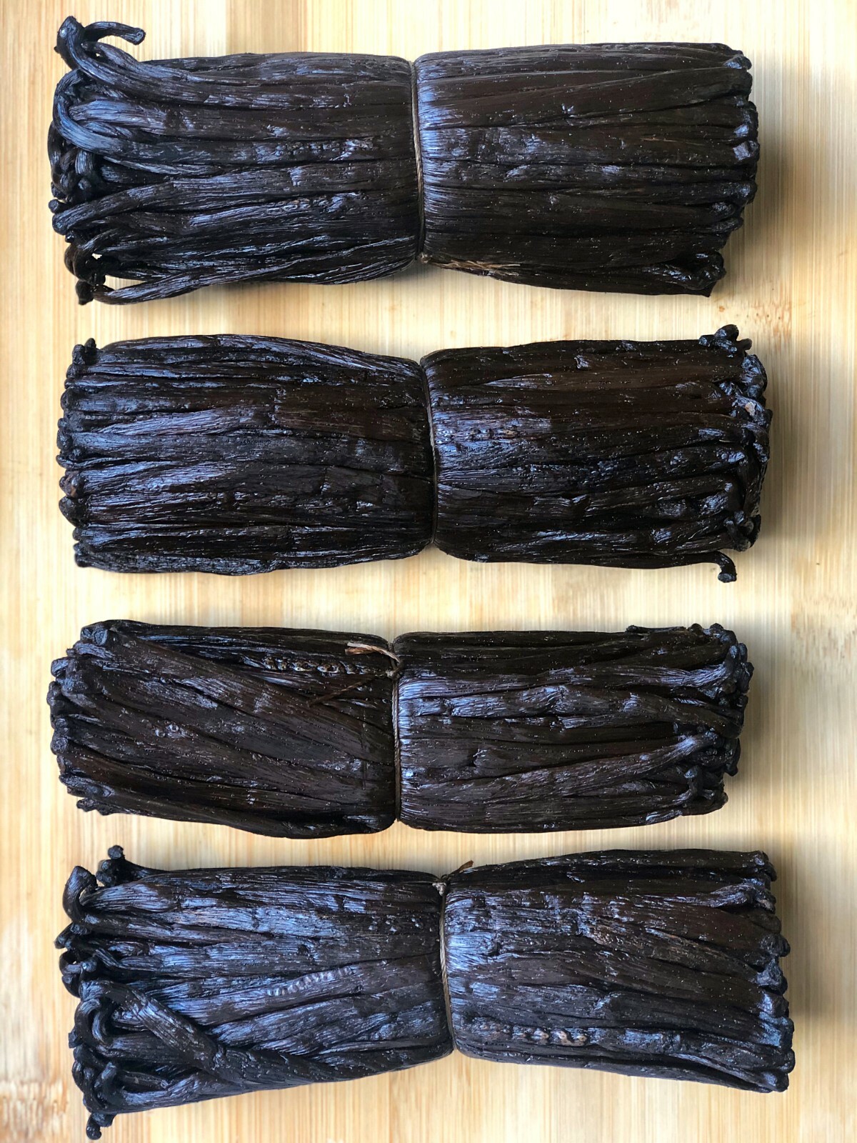 Fresh Madagascar Grade A ORGANIC Bourbon Vanilla Beans [Whole]