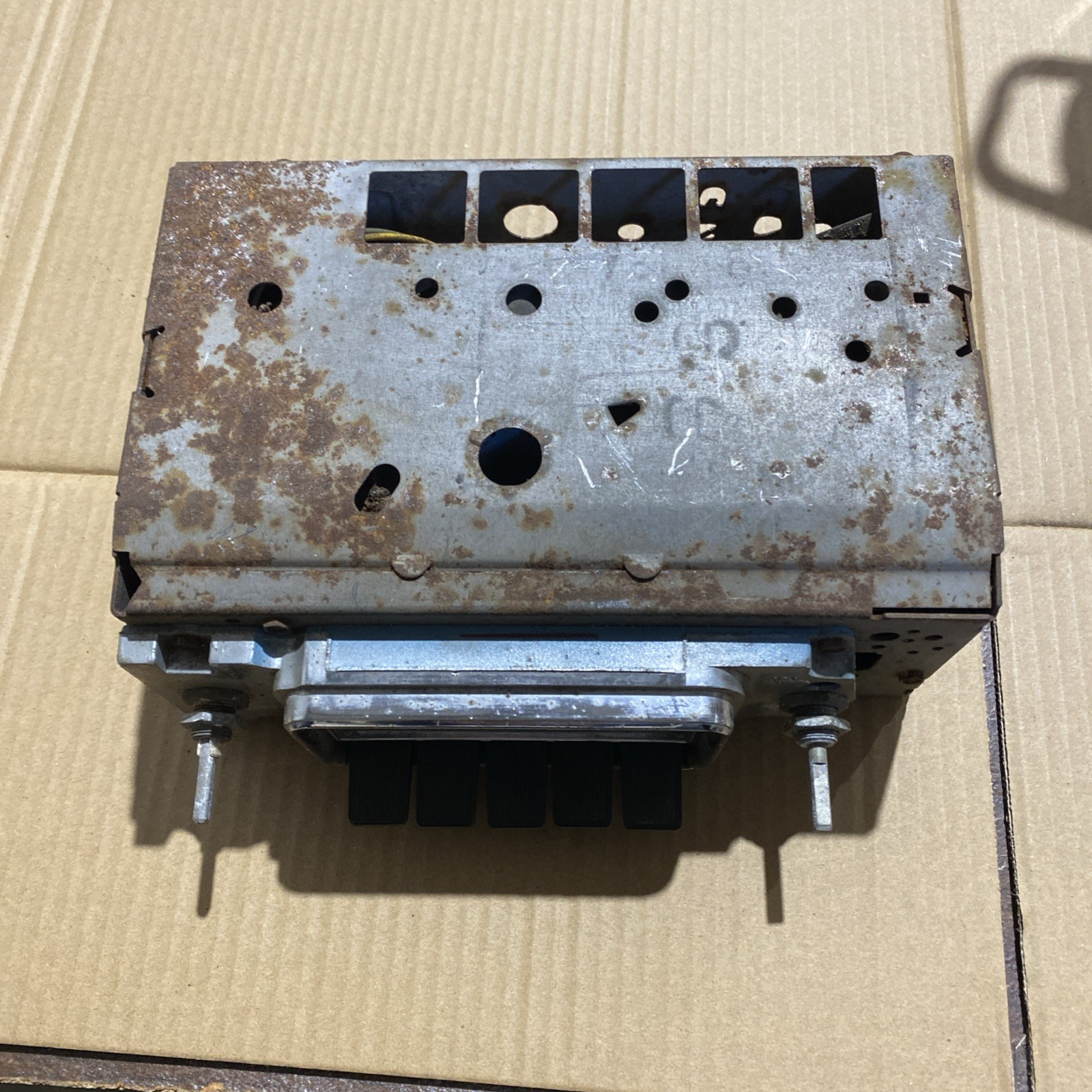 1966 - 1967 PONTIAC GTO LEMANS TEMPEST AM RADIO ORIGINAL GM #7293554 A36