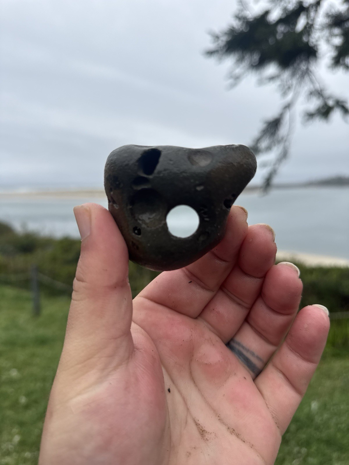 4.3oz~NATURAL~Hag Stone Basalt Witch Stone Hex Stone Fae/Fairy Looking Stone