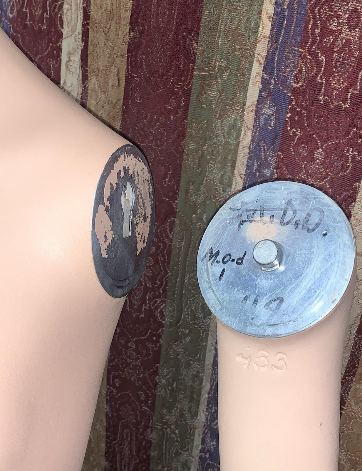 1960s FULL SIZE STORE CLOTHING DISPLAY MANNEQUIN WOMAN PLASTER? METAL STAND