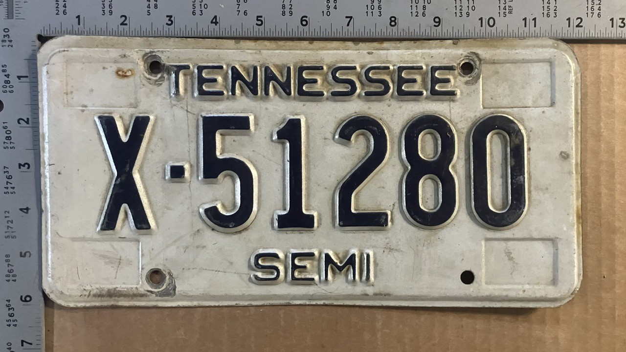 2000 Tennessee semi license plate X-51280 trucking industry BIG RIG 21034