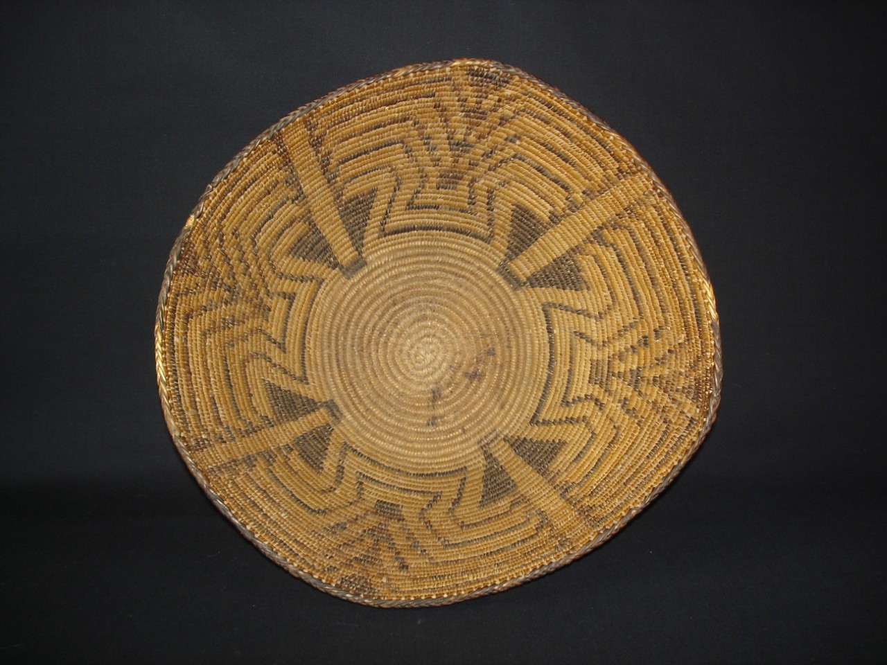 A very nice Pima bowl basket, Native American Indian, Circa: 1920