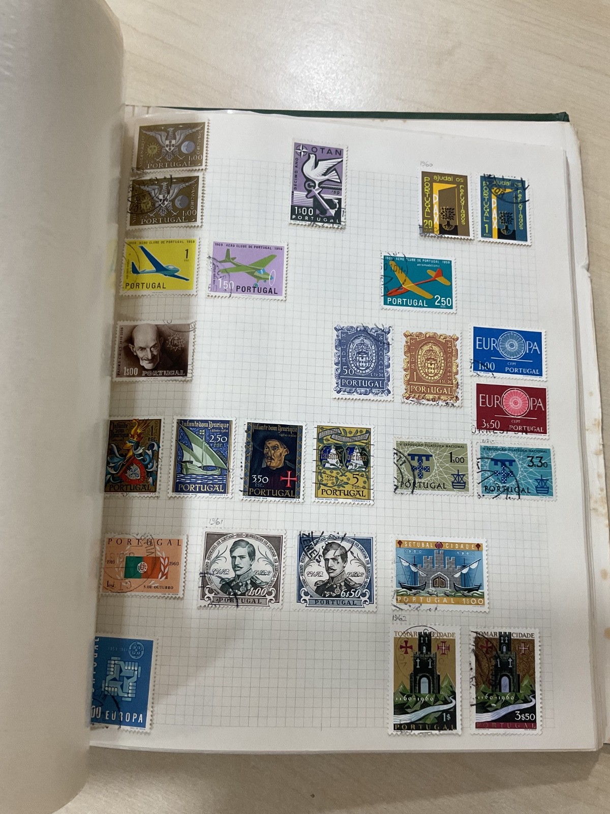 Portugal + colonies stamps. 1870 - 1979. Mint/used. Album G/101