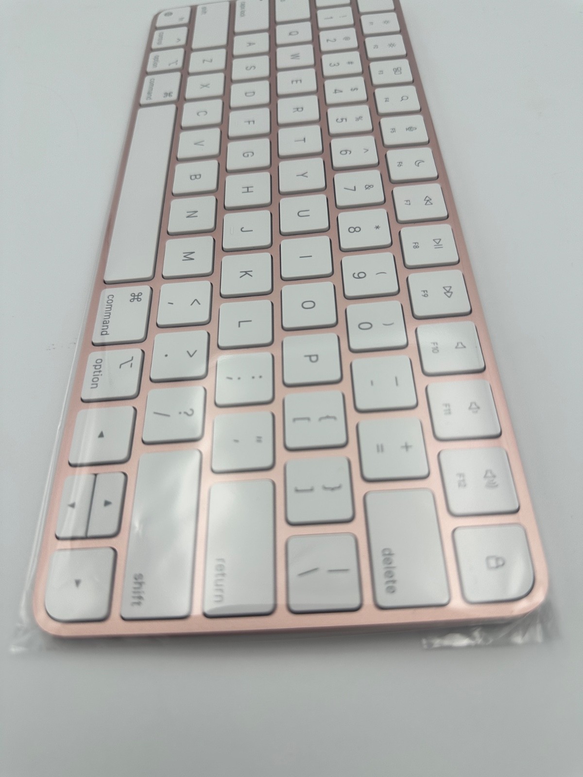 NEW Genuine Apple magic keyboard for Macs Pink A2450