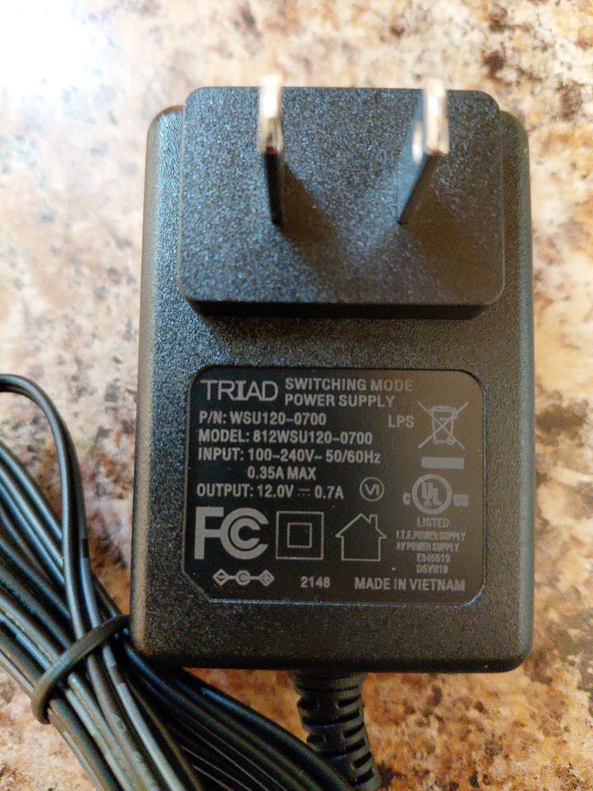 TRIAD Magnetics 376L WSU120-0700- NEW 12V 0.7A