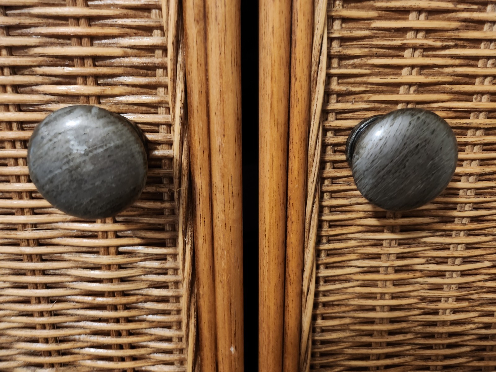 LARGE BEAUTIFUL PIER ONE MIRANDA COASTAL RATTAN ENTERTAINMENT AMOIRE