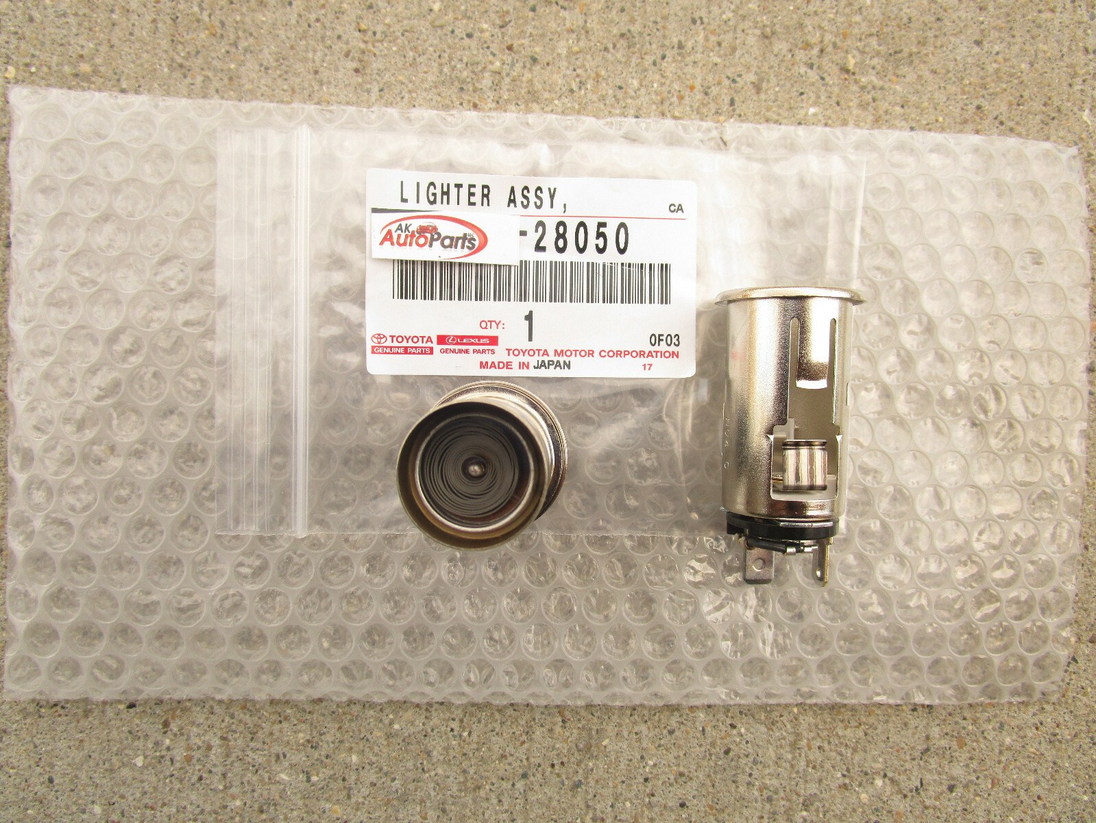 FITS: 94 - 99 TOYOTA CELICA CIGARETTE LIGHTER KNOB WITH SOCKET GENUINE OEM NEW